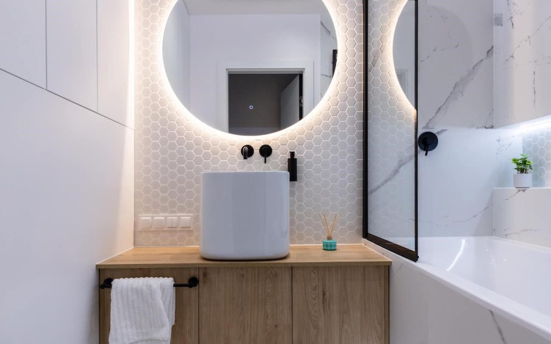 ¿Cómo lavar los azulejos de la ducha?